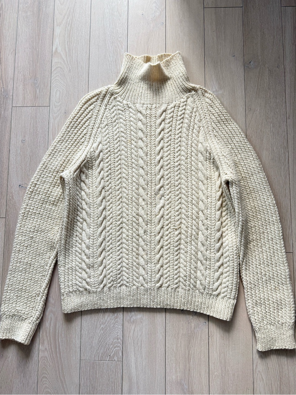 Hand Knit Cable Knit Fisherman Sweater in Cream Men’s Chunky Knit 3D